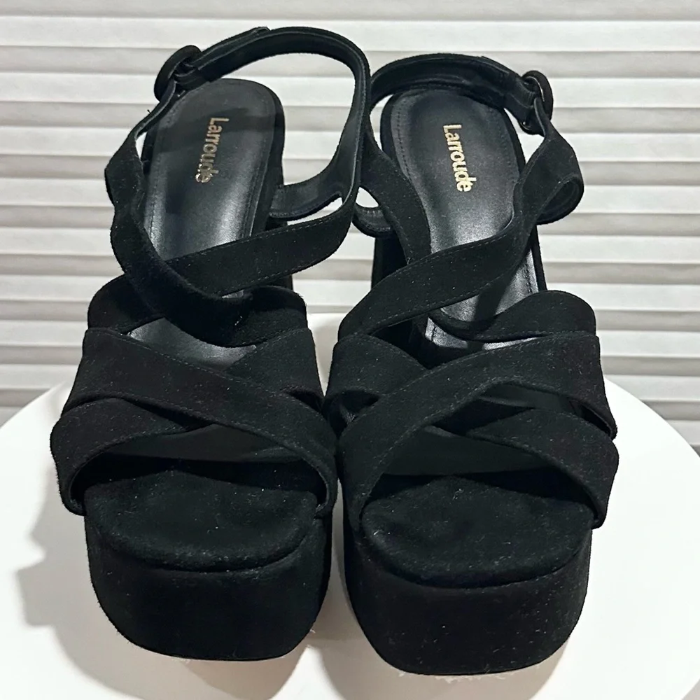 🌹LARROUDE🌹 Bee Platform Sandals Black Size: 8.5